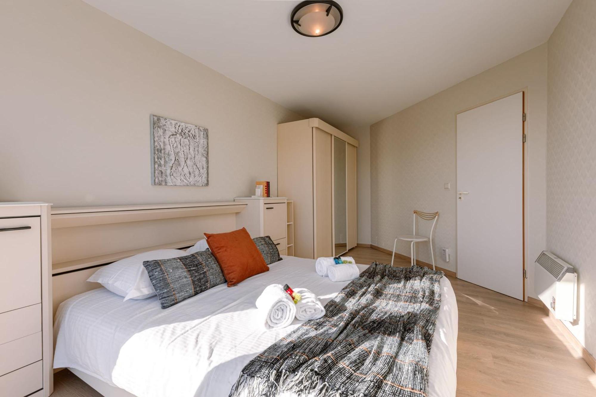 Huswell - Spacious & Modern Sea View Apartment With Garage Ostend Exterior photo