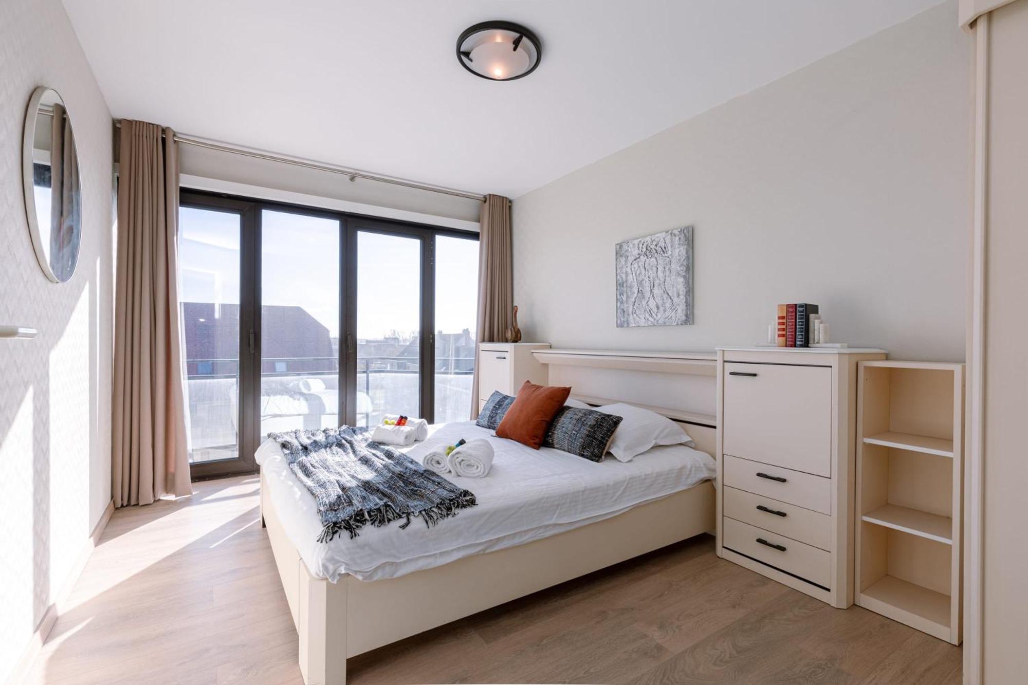 Huswell - Spacious & Modern Sea View Apartment With Garage Ostend Exterior photo